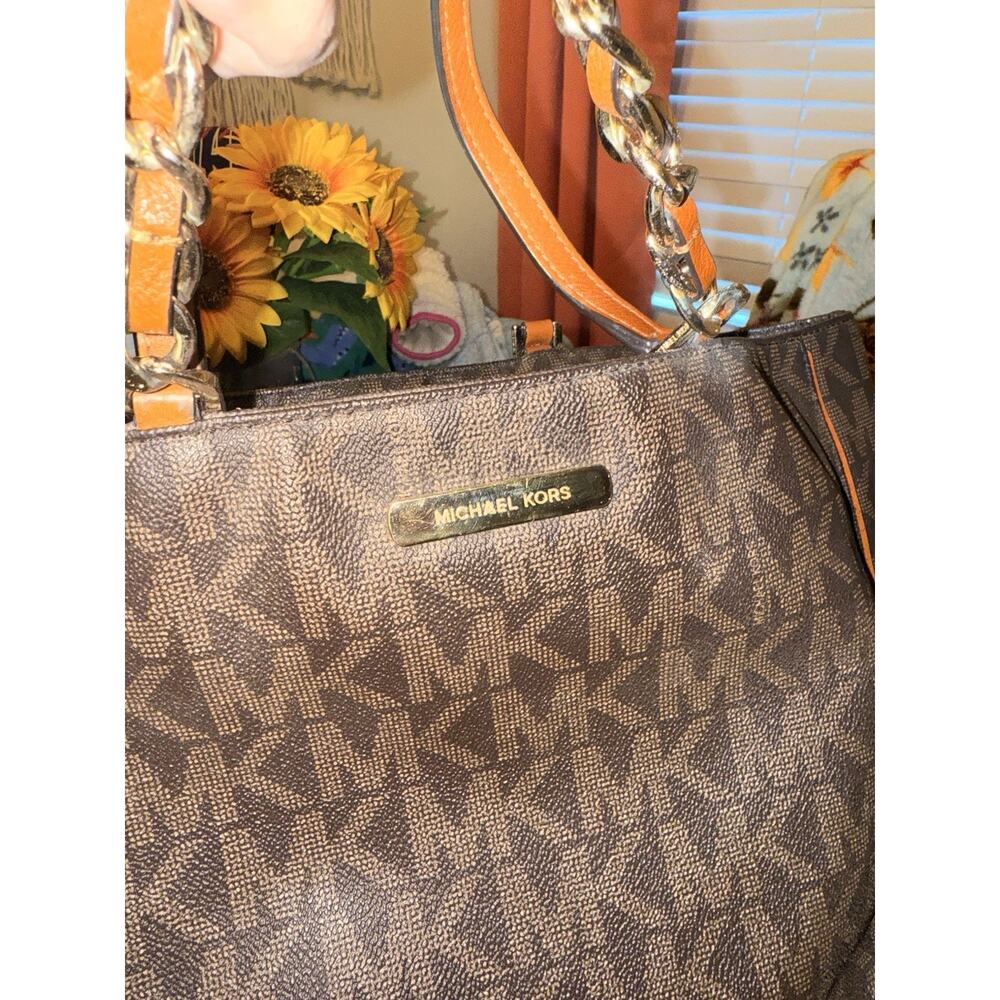 Michael Kors Women’s Harper Black Leather & Gold Hardward Tote Bag - Picture 5 of 12